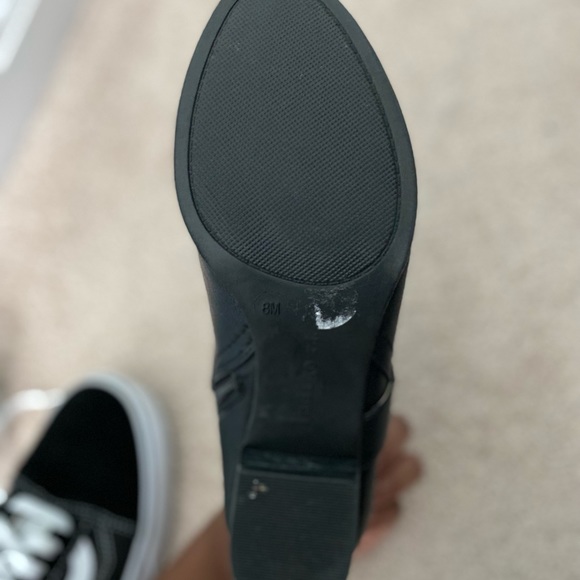 Women’s Accessories - Picture 5 of 16